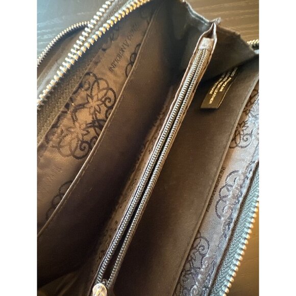 Enzo Angiolini Black Vegan Leather Zip-Around Wristlet Wallet Card Slots Pocket - Picture 5 of 6